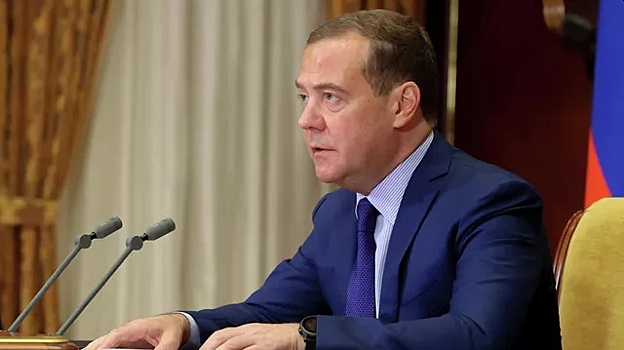 Медведев допустил конфискацию активов неугодных стран