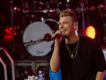 Блондина из Backstreet Boys обвиняют в изнасиловании