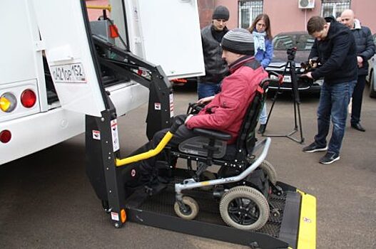 В Орле презентовали новый автобус для инвалидов