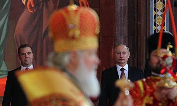 Путин и Медведев прибыли в храм Христа Спасителя