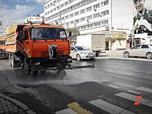 Омские власти решили поливать дороги водой из-за жары
