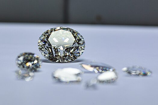 Минфин и АЛРОСА заключили соглашение о выкупе алмазов в 2024 году