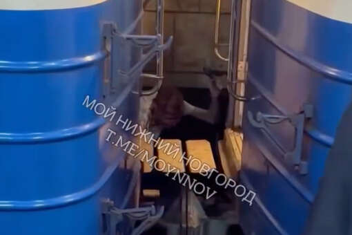 В Нижнем Новгороде юноша упал перед движущимся составом в метро