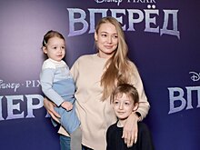 «Троих родила и раздала»: Роза Сябитова резко осудила действия Оксаны Акиньшиной в отношении детей