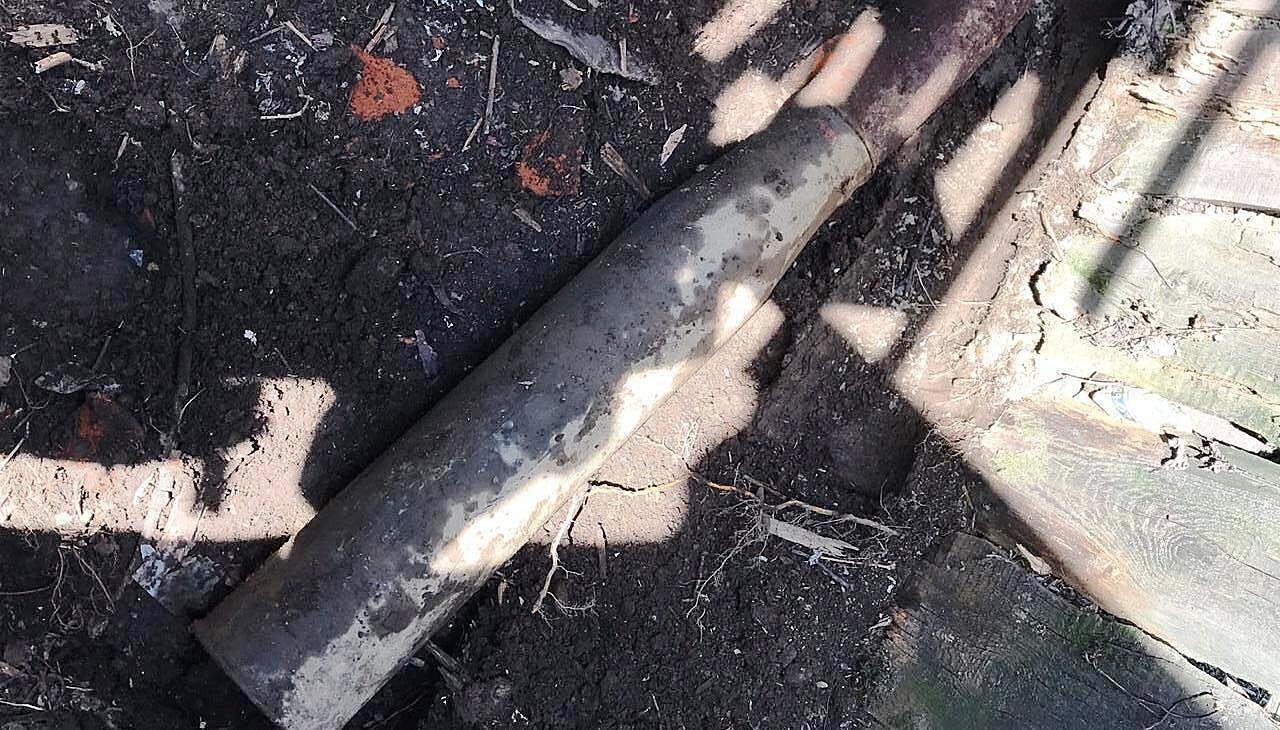 Комсомольский дачник выкопал на грядке 122-мм снаряд