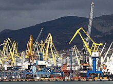РИА Новости: два судна столкнулись в порту Новороссийска