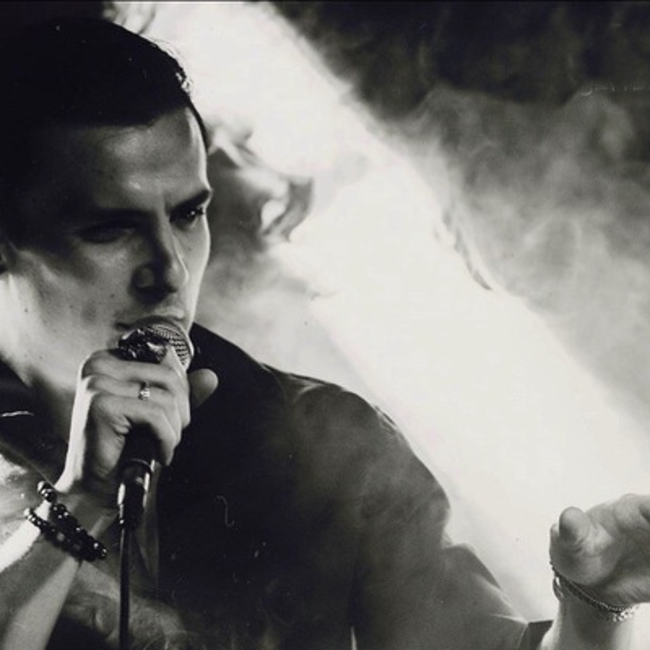 Певец nю. Nю никто. Логотип юрия николаенко. Альбом николаенко. Альбом николаенко.