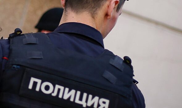 В московском метро мужчина выстрелил в лицо пассажиру