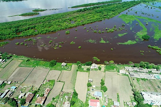 В Приамурье из-за паводка и сильных осадков под воду уходит всё больше дорог