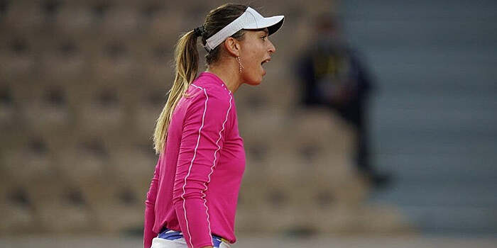 Тренер Бадосы, у которой обнаружили ковид, тоже сдал положительный тест в Мельбурне (Marca)