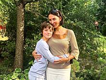 Алика Смехова забавно поздравила младшего сына с днем рождения