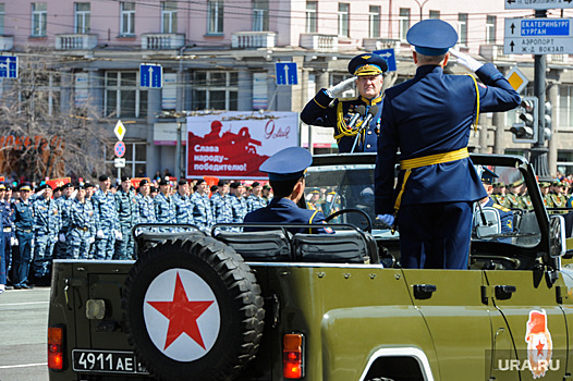 Уральские города начали готовиться к Параду Победы. У Челябинска и Екатеринбурга разный подход