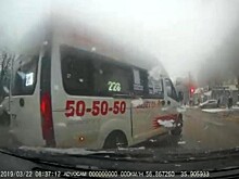 Тверская маршрутка на одном перекрестке нарушила сразу несколько правил