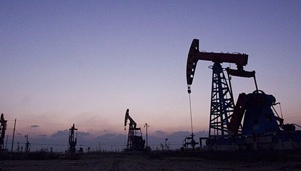Нефть близка к крупнейшему ежемесячному снижению с 2016 года