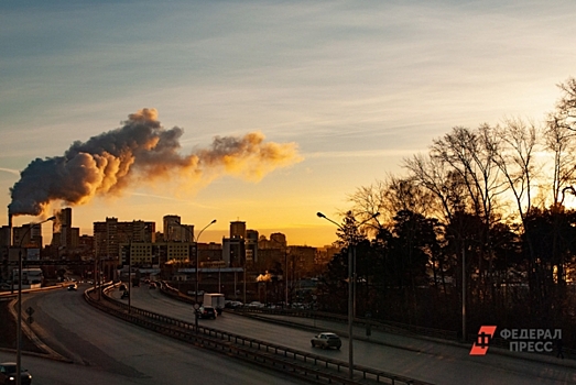 Новосибирск окутало «черное небо»: