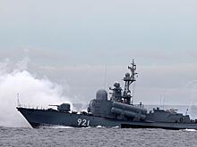 Сухогрузы с чемоданами помогут России установить господство на Черном море
