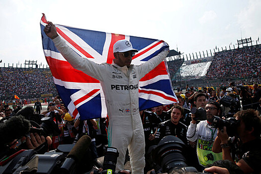 Хэмилтон выиграл вторую тренировку Гран-при России "Формулы-1"