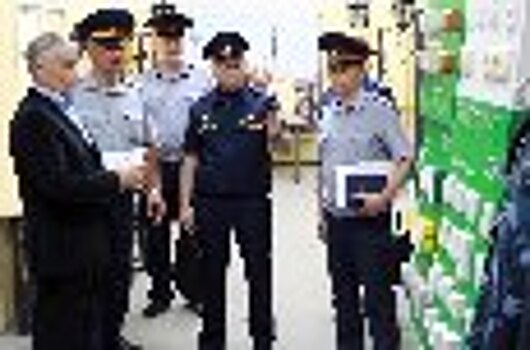 С экспозицией производственного сектора УФСИН России по Республике Марий Эл ознакомился заместитель Председателя Правительства региона Степан Воронцов