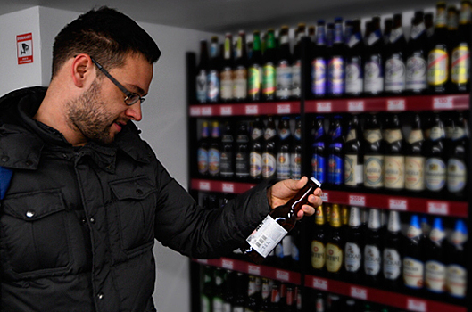 Рекламу пива на ТВ притормозили