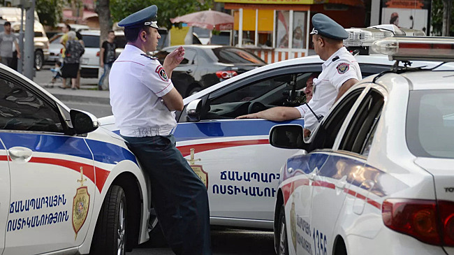 Двух армянских оппозиционеров снова задержали в Ереване