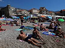 Почему Черногорию вынуждают отказаться от туристов из России