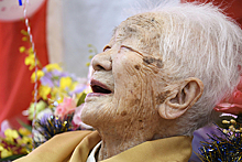 Самая старая женщина в мире отметила рекорд долголетия бутылкой любимого напитка