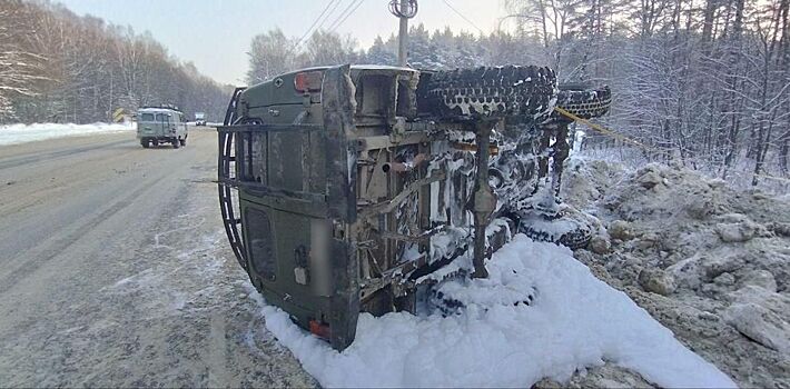 Машина с ребенком перевернулась на дороге в Костроме