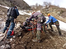 Подросток и его мать сорвались со скалы в Сочи