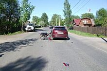 На улице Гудованцева в Ярославле столкнулись иномарка и мопеда