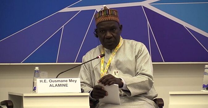 Министр экономики Камеруна пожаловался в Сочи на высокую стоимость жилья