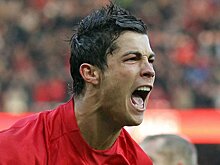 Роналду – лучший полузащитник 2000-х по версии FourFourTwo, Зидан – 2-й, Кака – 3-й, Хави – 4-й, Пирло – 5-й, Лэмпард – 10-й, Роббен – 20-й