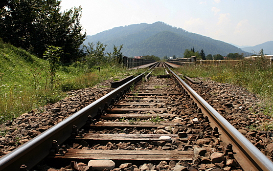 В Курской области суд постановил снести колбасный цех у железной дороги