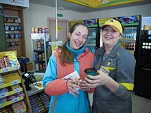 «Роснефть» подарит россиянкам открытки в честь Восьмого марта