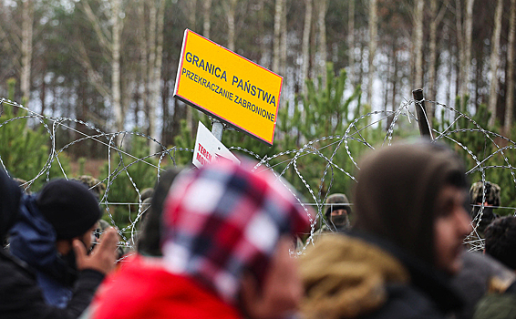Россия заявила о жестоком обращении Польши с мигрантами