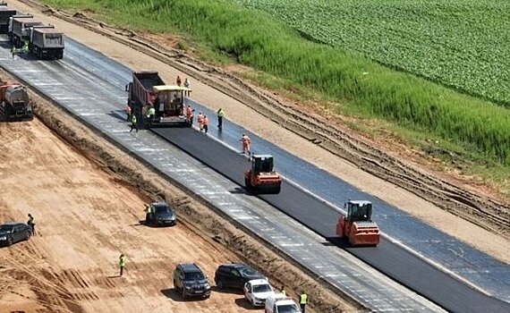 На втором этапе обхода Нижнекамска и Челнов приступили к укладке асфальта