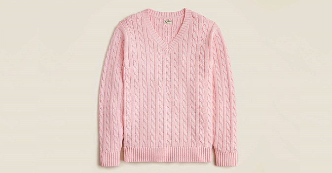 Модный бренд выпустил розовые свитеры и нарвался на гнев общественности