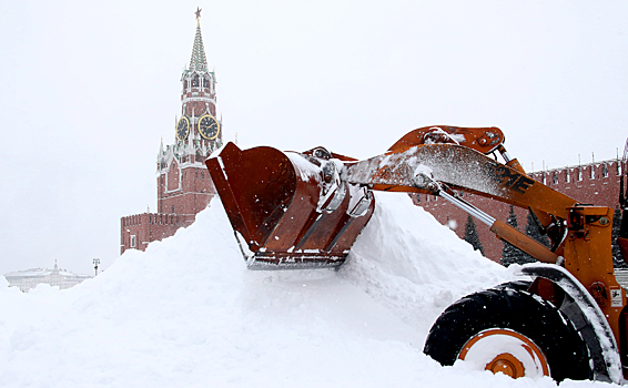 МЧС предупредило москвичей о снегопаде и сильном ветре