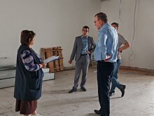 Партийцы проверили ремонт курской школы с почти 300-летней историей