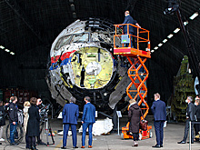 Посольство РФ в Гааге заявило, что политизация дела МН17 ограничила расследования