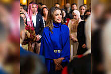 Королева Иордании Рания появилась на торжественном ужине Рамадана в ярко-синем наряде
