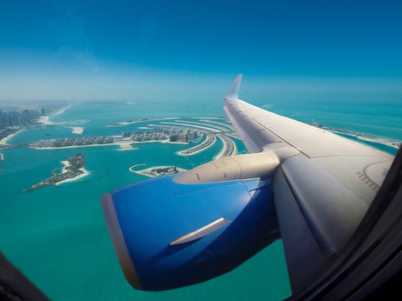 Москва дубай маршрут полета. Москва дубай на карте. Москва думай траектория полета. Дубай окленд сколько лететь. Путь полета москва-дубай.