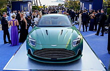 Первый в мире Aston Martin DB12 продан в 7 раз дороже