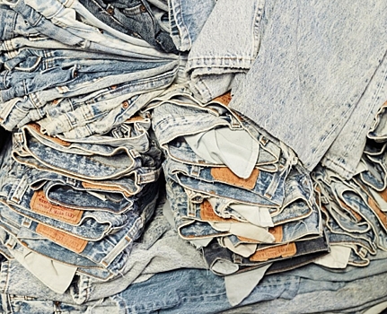 Levi's распродает коллекцию винтажных джинсов