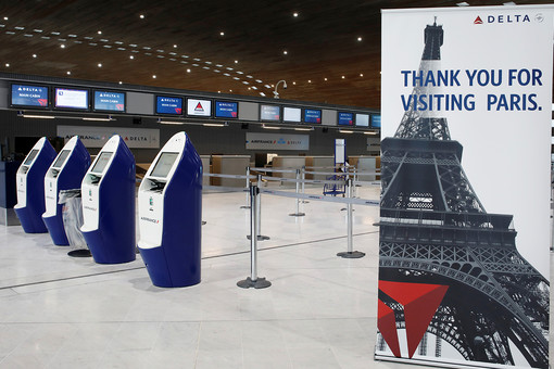 Сотрудники аэропортов Парижа проведут забастовку с требованием выплаты премий