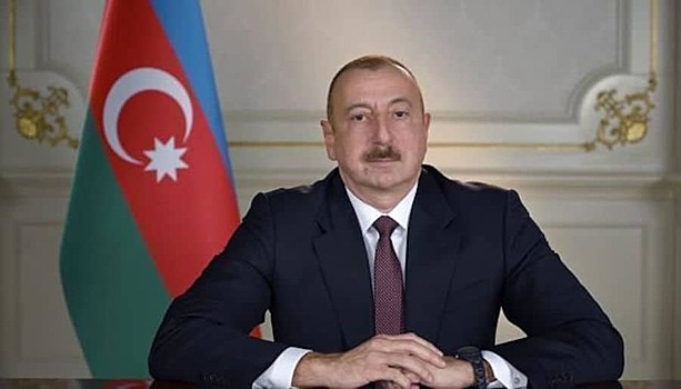 Президент Азербайджана поздравил женщин с 8 марта