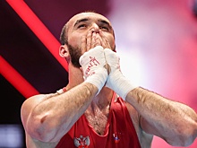 Гаджимагомедов победил Мчуну в главном бою "Ночи чемпионов IBA"