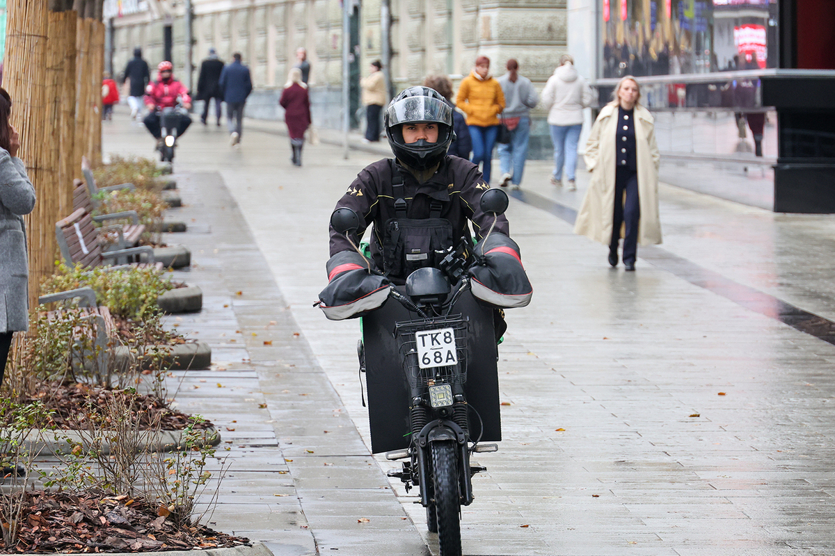 У пьяного владельца электровелосипеда конфисковали транспортное средство