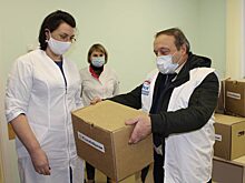 Медики Богучанской больницы получили чайные наборы