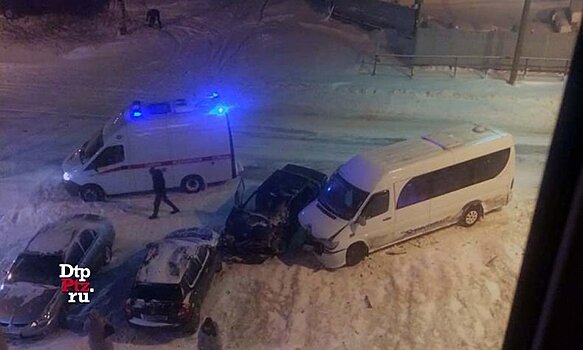 Пять человек, в том числе дети, пострадали вчера вечером в аварии в Петрозаводске