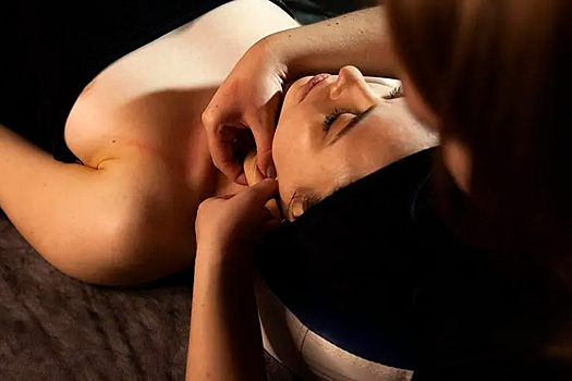 Психолог объяснила, как справиться с одиночеством в Международный женский день